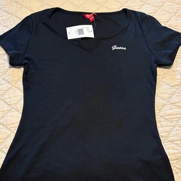 Guess Women's Black Short Sleeve Tee - Picture 1 of 4